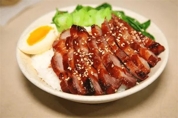 <b>學(xué)叉燒飯需要多久？學(xué)叉燒飯多久能(néng)學(xué)會？學(xué)習制作叉燒飯的時間取決于多種(zhǒng)因素，包括個人的烹饪經(jīng)驗、學(xué)習環境、可用資源以及烹饪技能(néng)的掌握程度。</b>