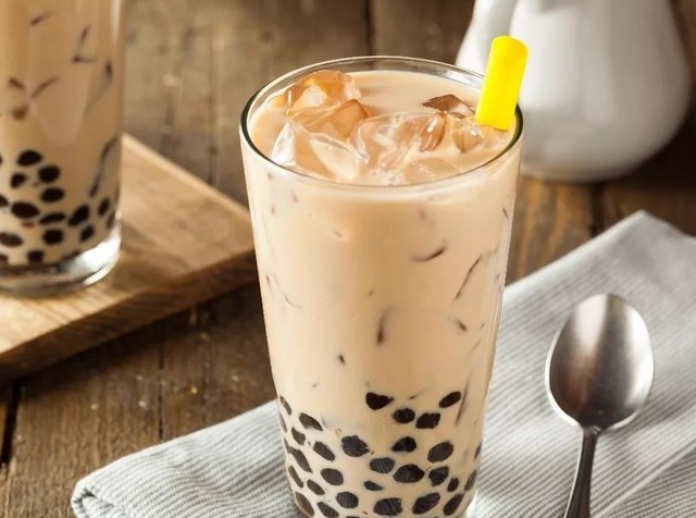 <b>學(xué)做奶茶要培訓大概要多少錢？學(xué)做奶茶的培訓費用因培訓機構、課程内容、培訓形式等因素而異。一般來說，學(xué)做奶茶的培訓費用大概在1000～3000元之間。</b>